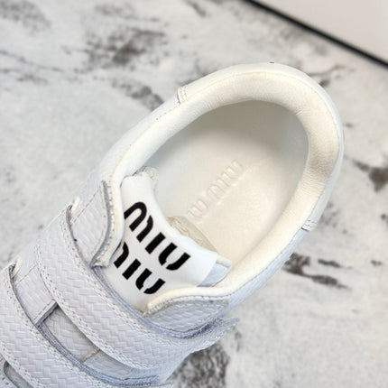 RETRO SNEAKERS WITH RIPTAPE STRAPS IN WHITE LAMBSKIN KNITTED PATTERN