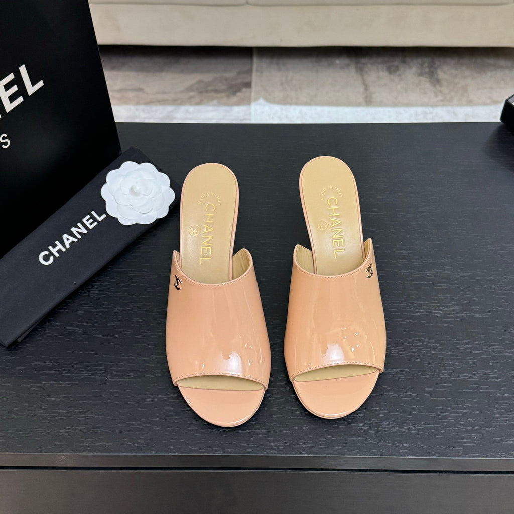 PEEP TOE MULE 85MM IN APRICOT ORANGE PATENT CALFSKIN