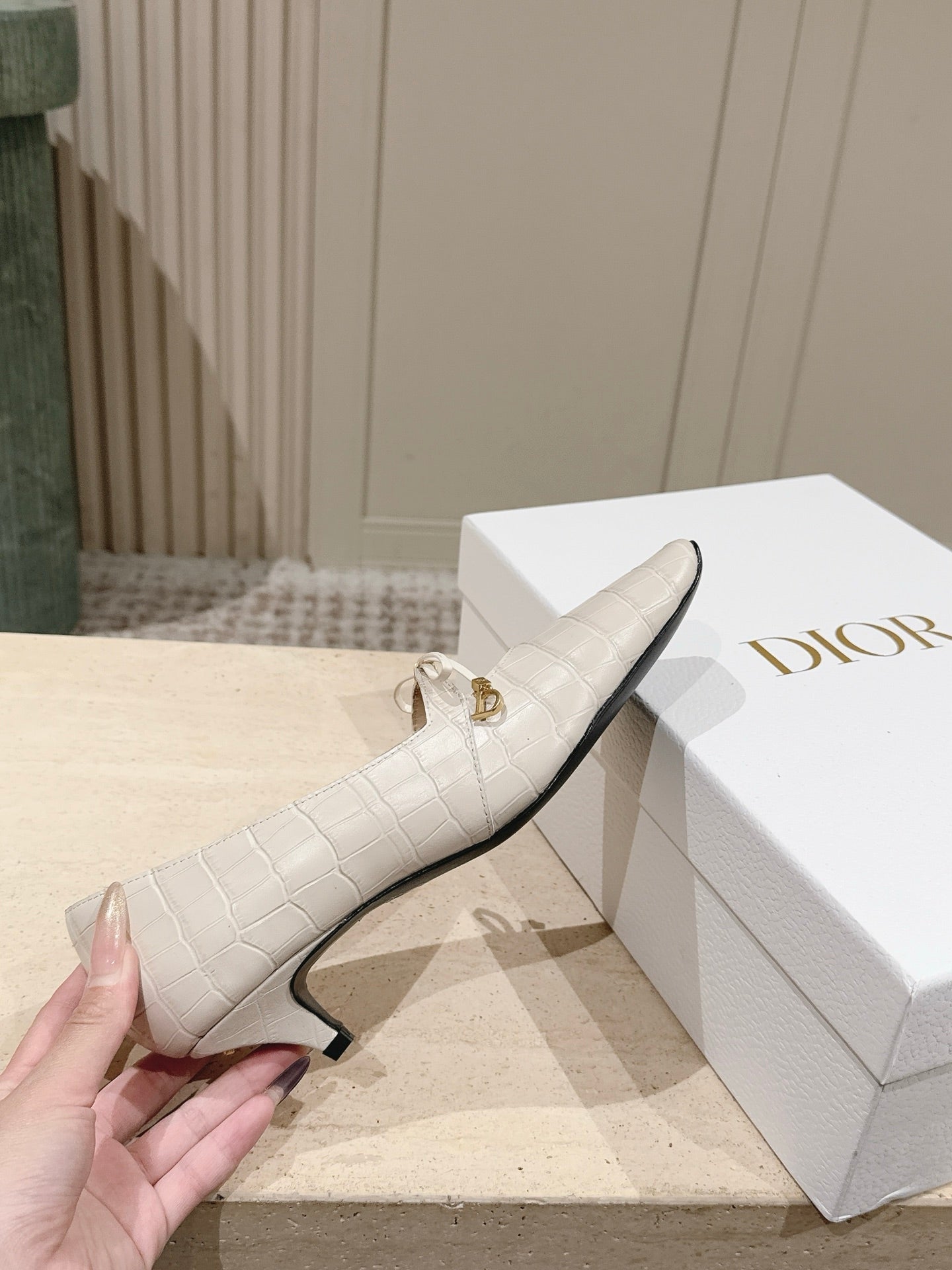 DIOR 26S MARY JANE KITTEN HEEL 40MM IN BEIGE CROCODILE EMBOSSED CALFSKIN