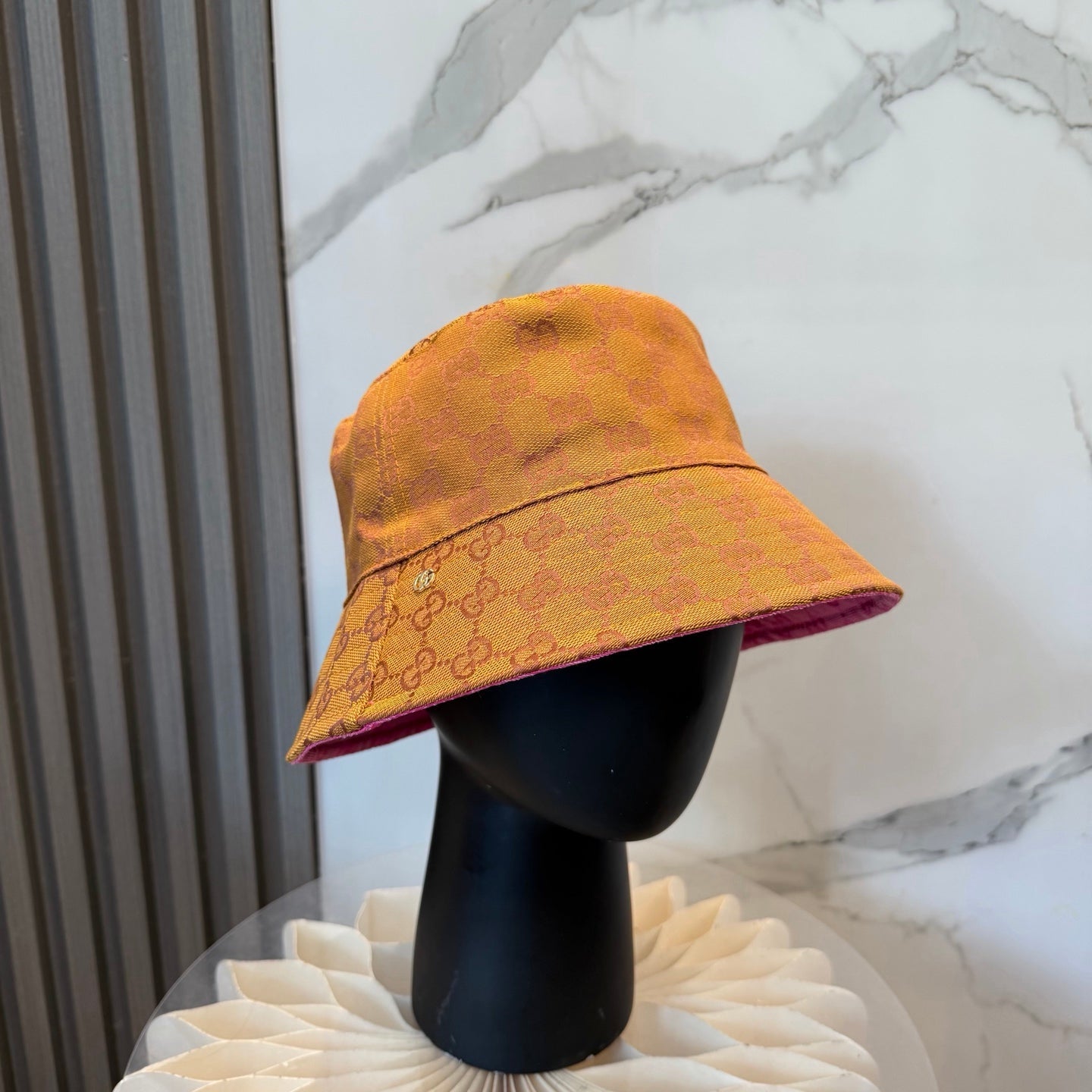 GUCCI 26S REVERSIBLE BUCKET HAT STYLE 1