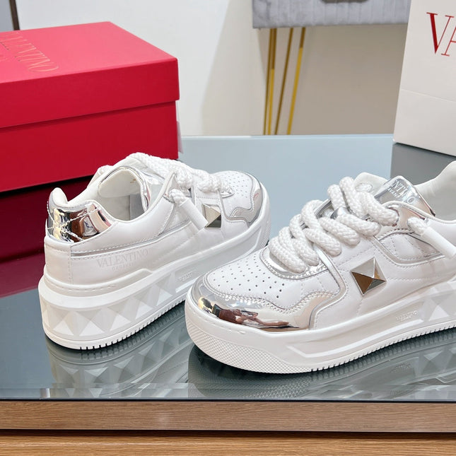VALENTINO 25S GARAVANI ONE STUD XL PLATFORM SNEAKERS IN WHITE MIX SILVER LAMBSKIN STYLE 4