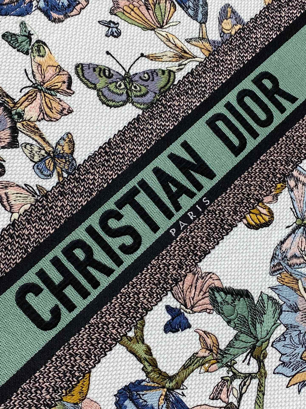 CD LARGE BOOK TOTE 41 IN COLORFUL EMBROIDERY