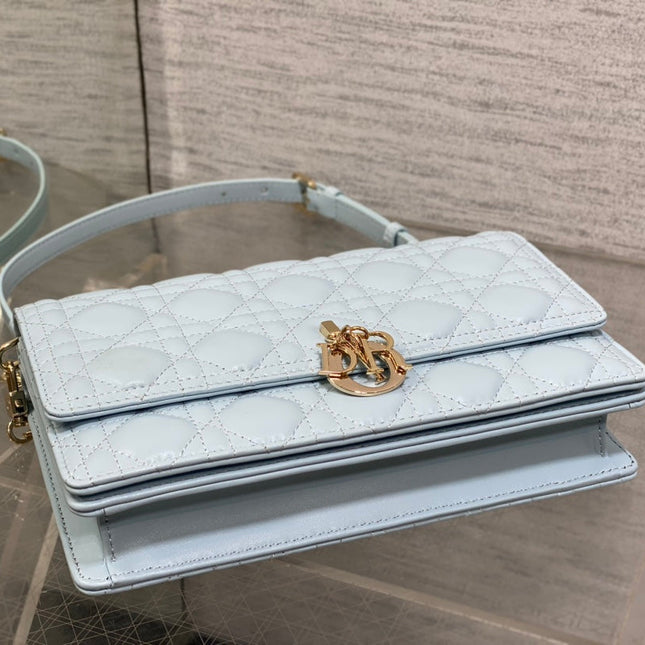 MINI BAG 24 IN LIGHT BLUE PATENT CANNAGE CALFSKIN