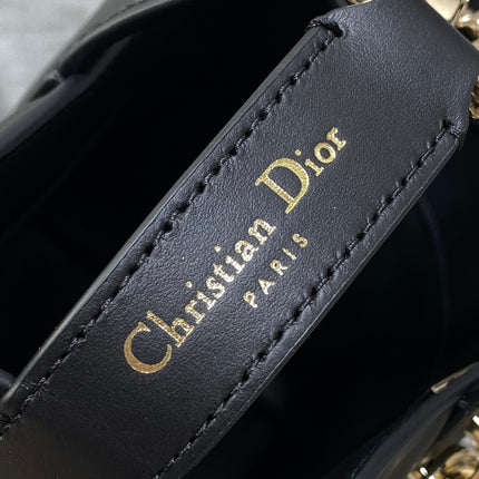 DIOR 25S TOUJOURS VERTICAL TOTE BAG 18 IN BLACK CALFSKIN WITH CHARM BRACELET STRAP