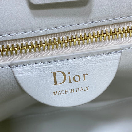 DIOR 26S TRIANON BAG 25 IN WHITE LAMBSKIN