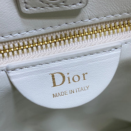 DIOR 26S TRIANON BAG 18 IN WHITE LAMBSKIN
