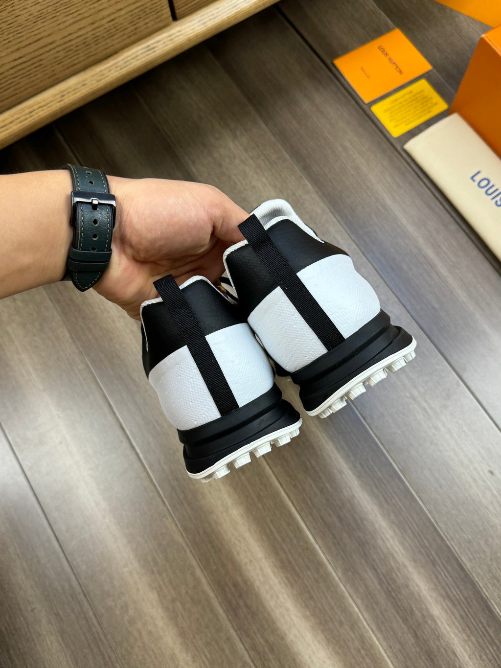 LV SNEAKERS IN BLACK MESH BREATHABLE FABRIC AND WHITE CALFSKIN