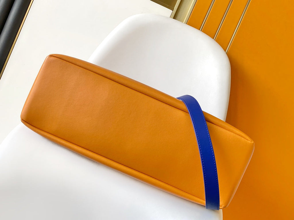 LV 26S SHOPPER TOTE 40 IN ORANGE CALFSKIN