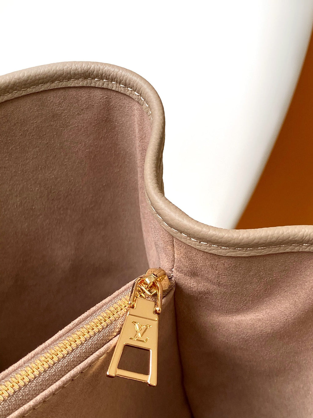 LV 25S BABYLONE TOTE BAG 32 IN TOURTERELLE GREY CALFSKIN GOLD HARDWARE