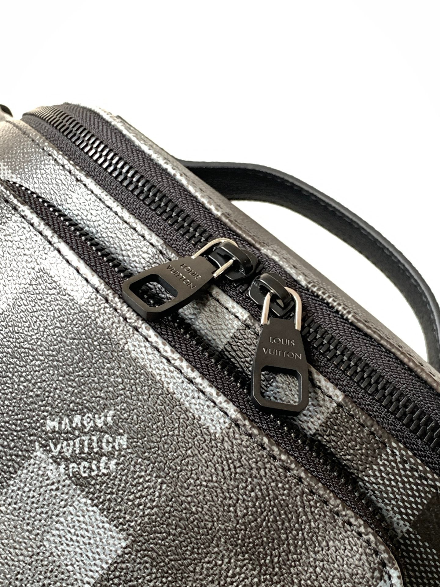 LV 25S ORIGINAL DYNAMIC BUMBAG 30 IN CANVAS DAMOFLAGE BLACK