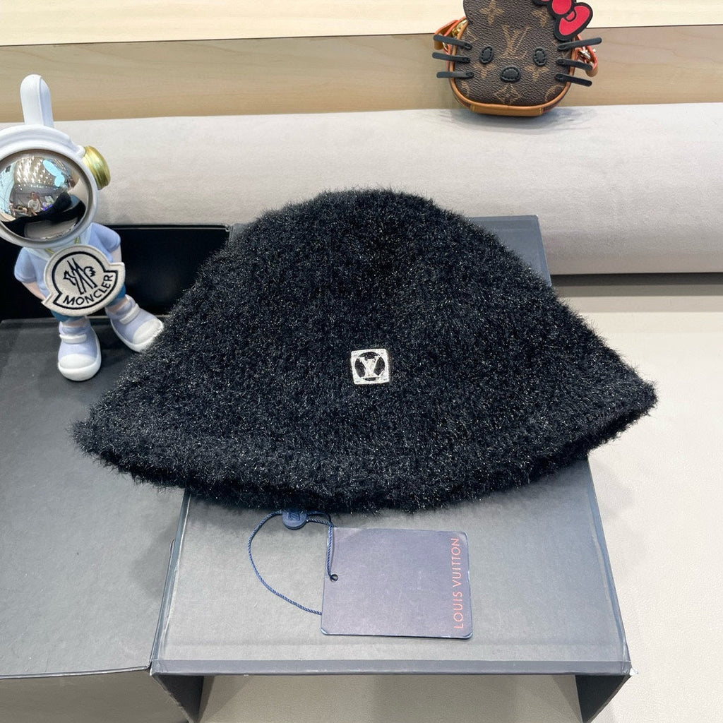 BUCKET HAT IN BLACK RABBIT FUR 404833