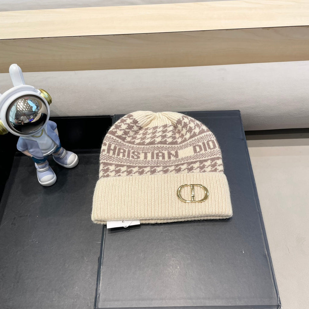 KNITTED BEANIE HAT IN BEIGE CASHMERE WOOL 422480