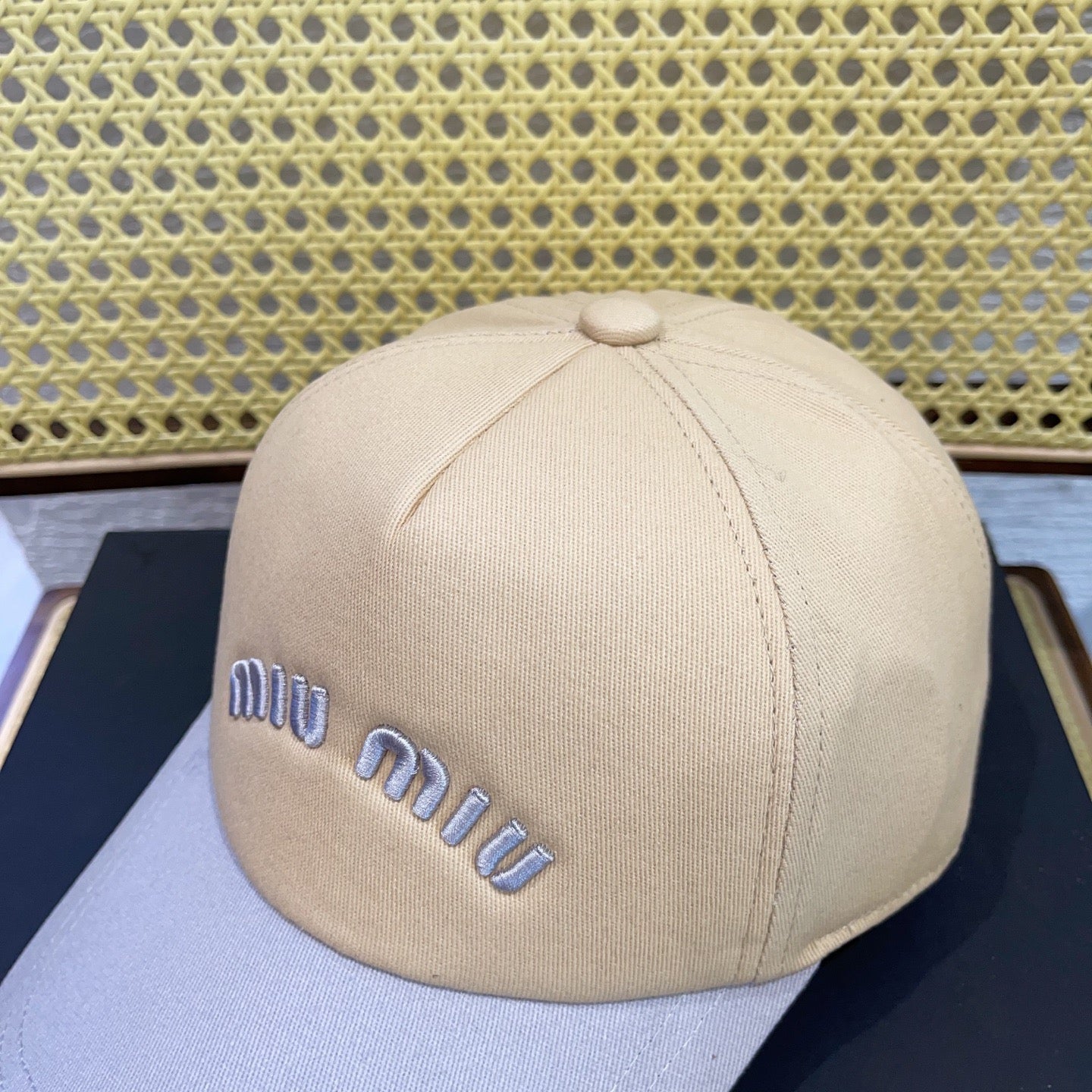 MIUMIU BASEBALL CAP IN LIGHT BEIGE AND PURPLE FABRIC WITH LOGO EMBROIDERY