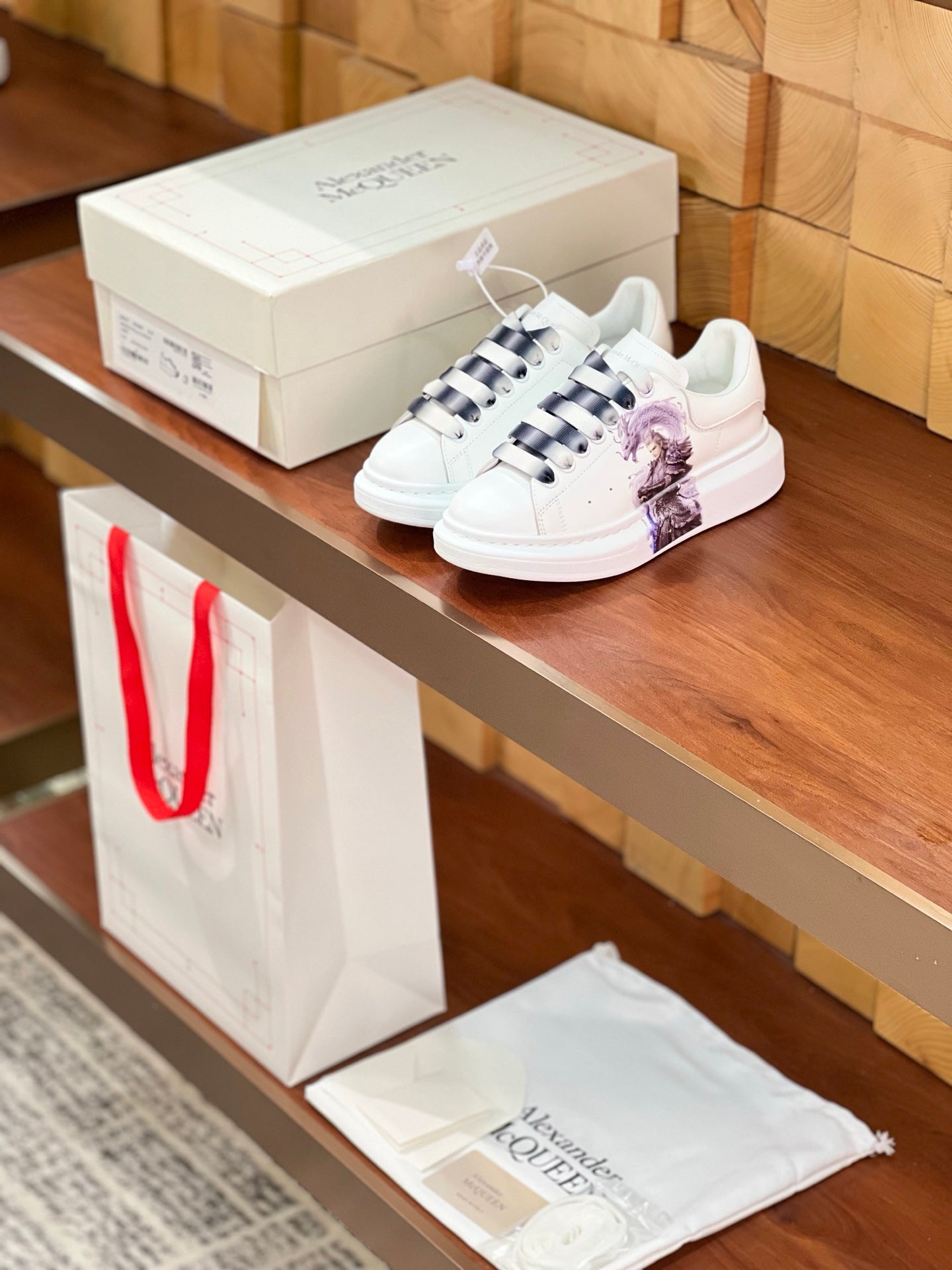OVERSIZED SNEAKERS IN WHITE CALFSKIN MYTHIC PRINT