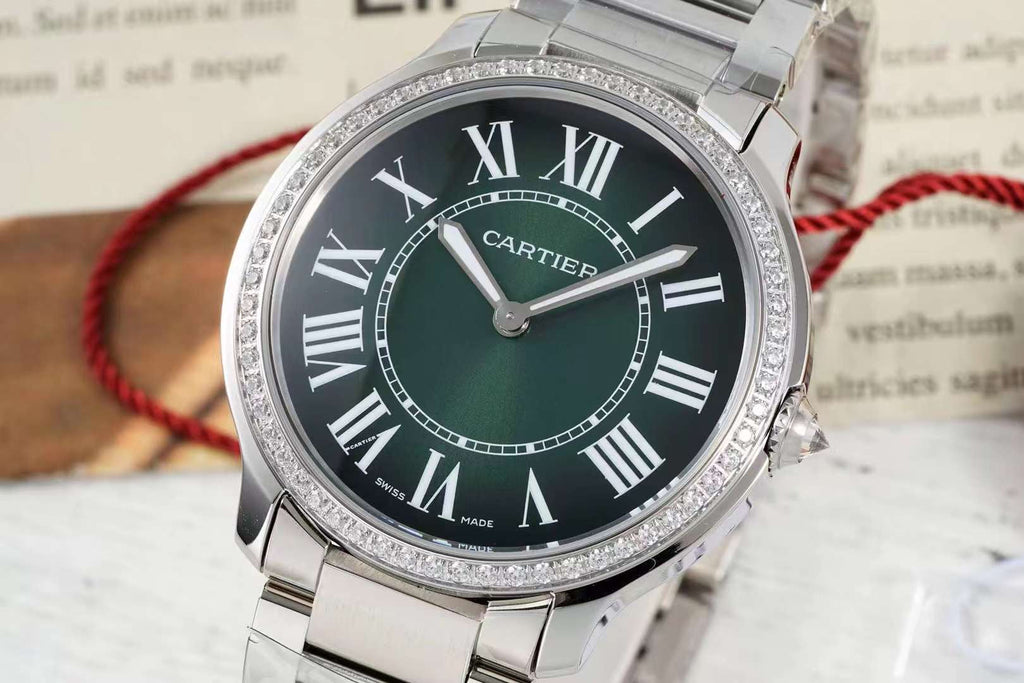 RONDE MUST DE CARTIER WATCH SILVER CASE AND GREEN DIAL WITH CRYSTALS