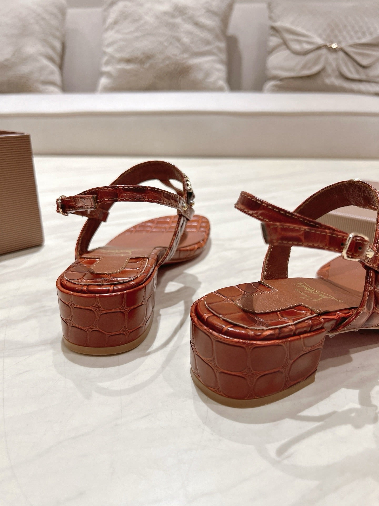 THONG SANDALS SLINGBACK 25MM IN SNAKE-EFFECT BURNT ORANGE CALFSKIN