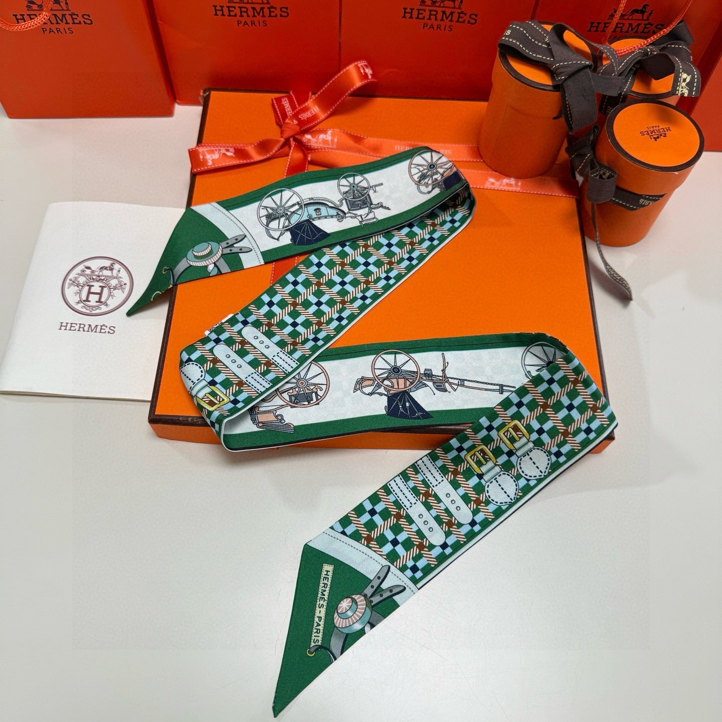 HERMES 25S SCARF 90 IN SILK 854951