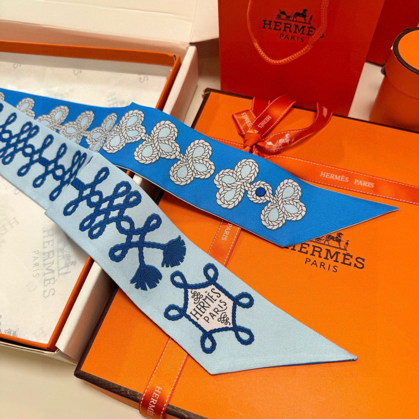 HERMES 26S SCARF 86 IN SILK 309668