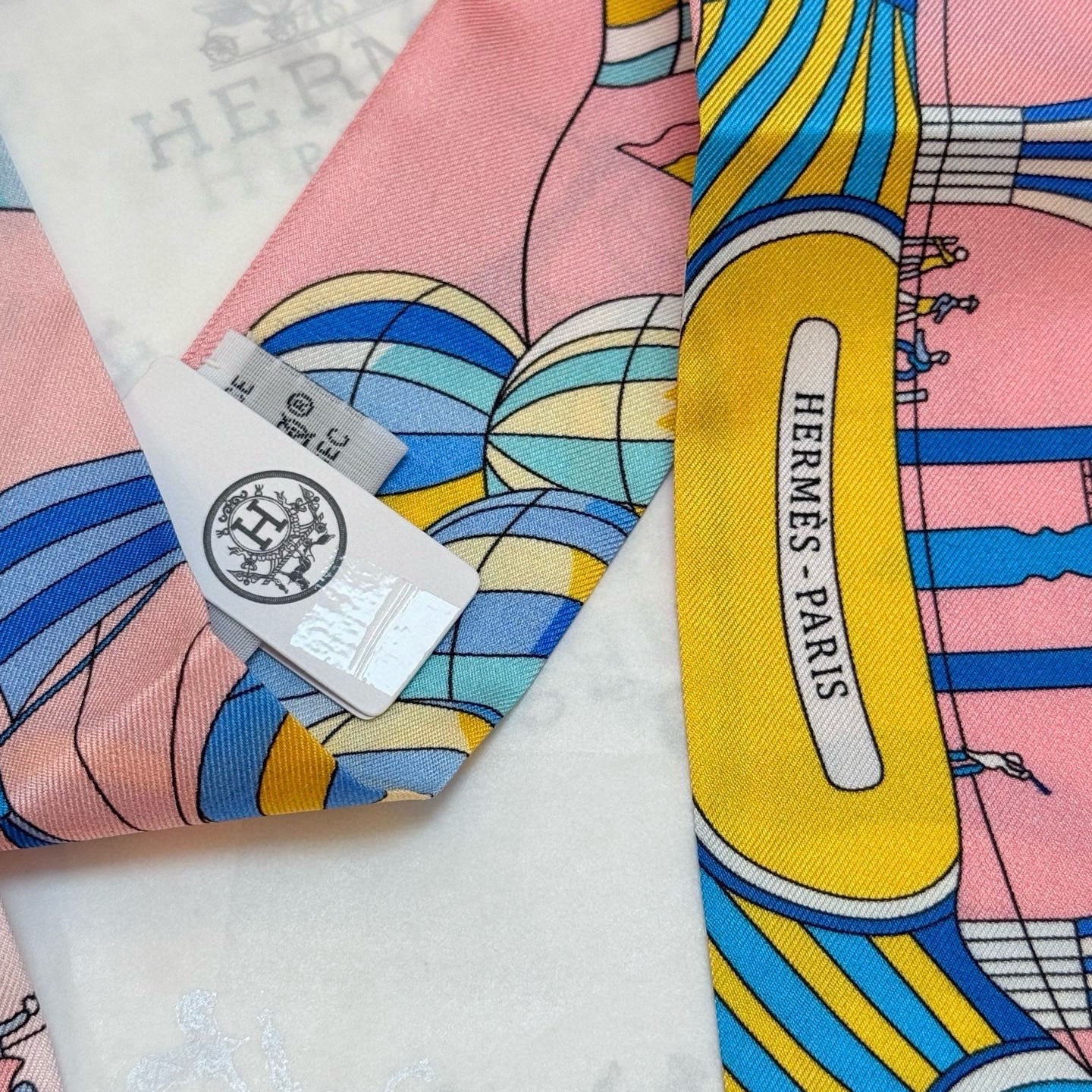 HERMES 25S NECKERCHIEF 86 IN SILK 991548