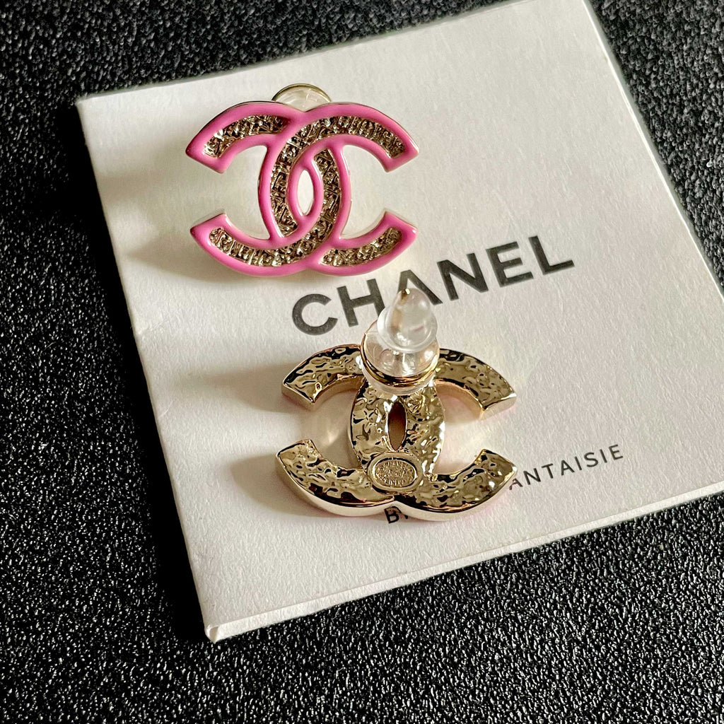 DOUBLE C STUD EARRINGS WITH PINK TRIM AND CENTER STONE
