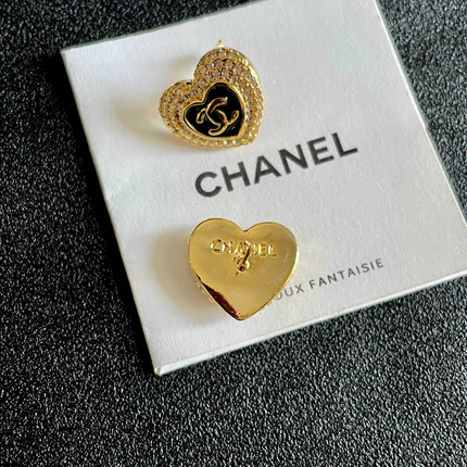 CHANEL 26S DOUBLE C LOGO PAVE HEART STUD EARRINGS WITH BLACK ENAMEL IN GOLD METAL 631814