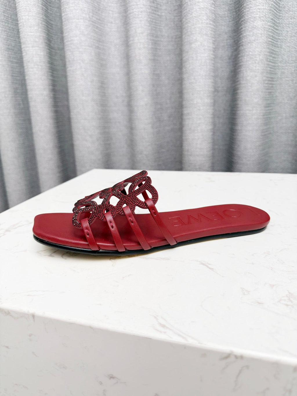 LOEWE 26S FLAT SANDALS IN DARK RED CALFSKIN WITH CRYSTALS