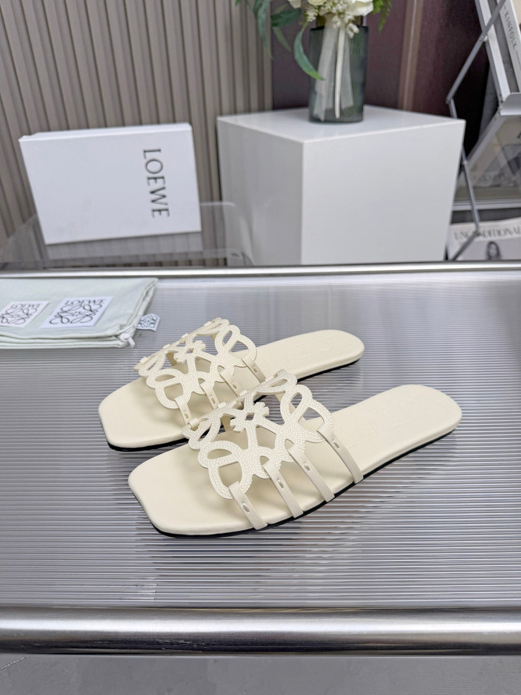 LOEWE 26S FLAT SANDALS IN CREAM WHITE CALFSKIN WITH CRYSTALS