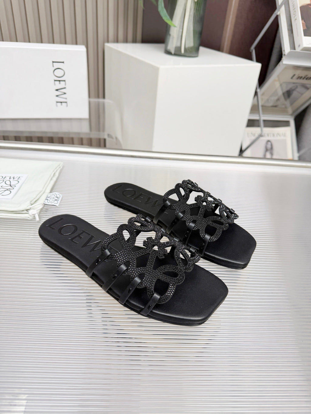 LOEWE 26S FLAT SANDALS IN BLACK CALFSKIN WITH CRYSTALS