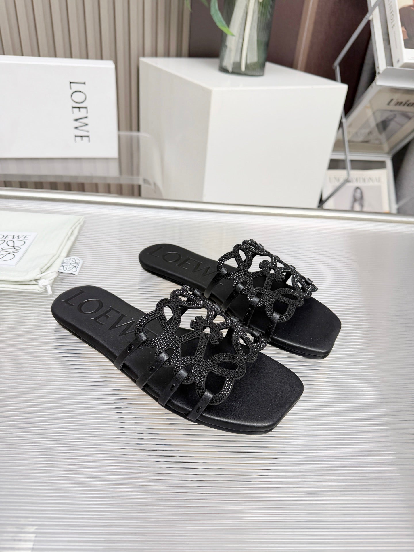 LOEWE 26S FLAT SANDALS IN BLACK CALFSKIN WITH CRYSTALS