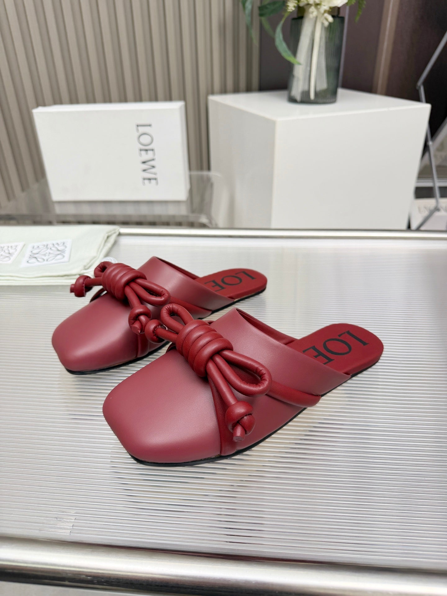 LOEWE 26S MULE LOAFERS IN BURGUNDY RED CALFSKIN KNOT DETAIL