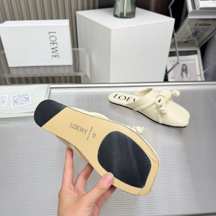 LOEWE 26S MULE LOAFERS IN IVORY WHITE CALFSKIN KNOT DETAIL
