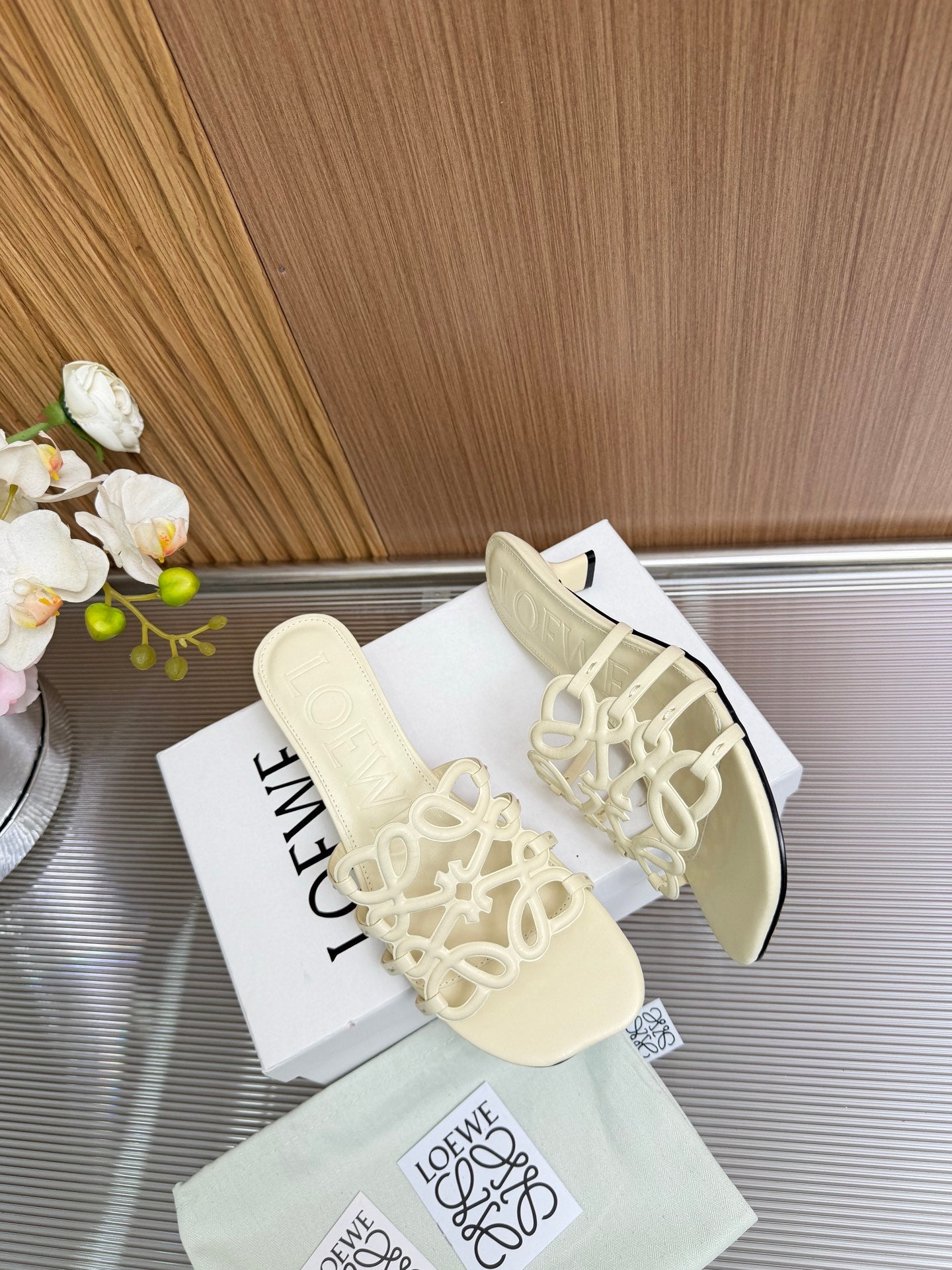 LOEWE 26S PETAL ANAGRAM KITTEN HEEL SANDALS 45MM IN CREAM WHITE SOFT CALFSKIN