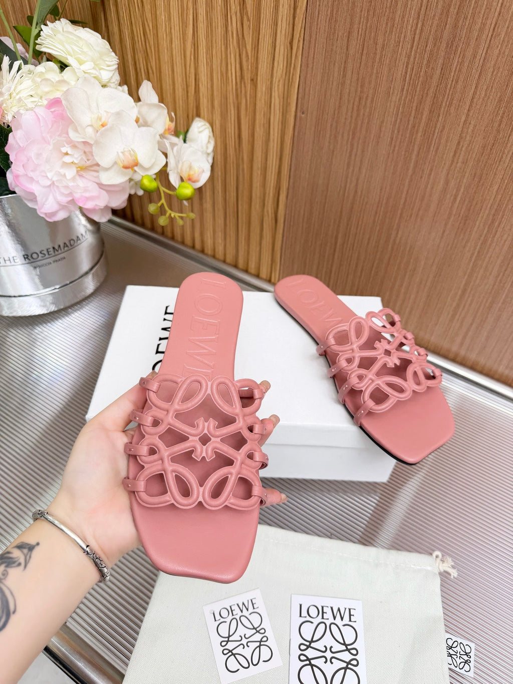 LOEWE 26S PETAL ANAGRAM SLIDE IN PINK SOFT CALFSKIN