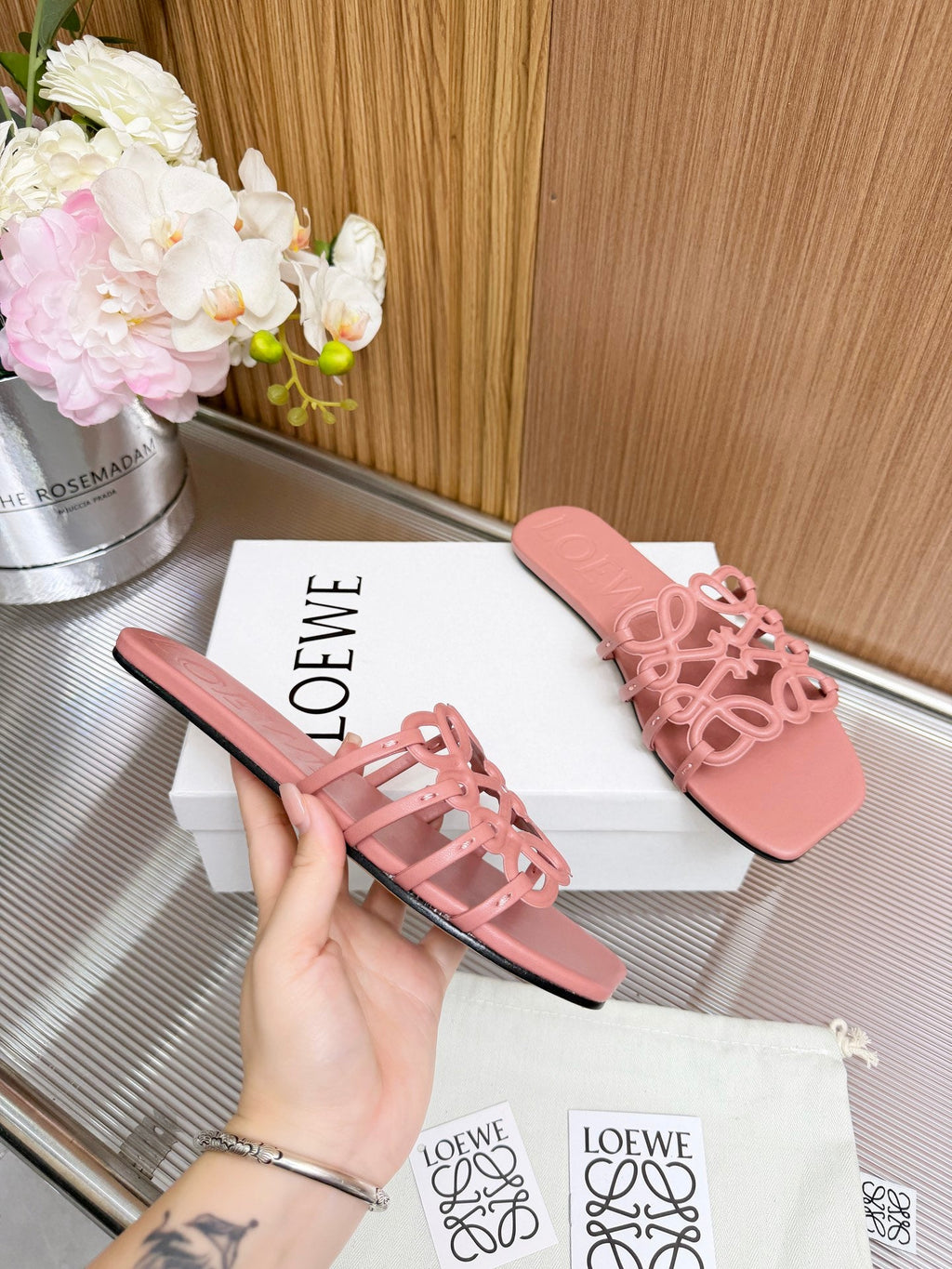 LOEWE 26S PETAL ANAGRAM SLIDE IN PINK SOFT CALFSKIN