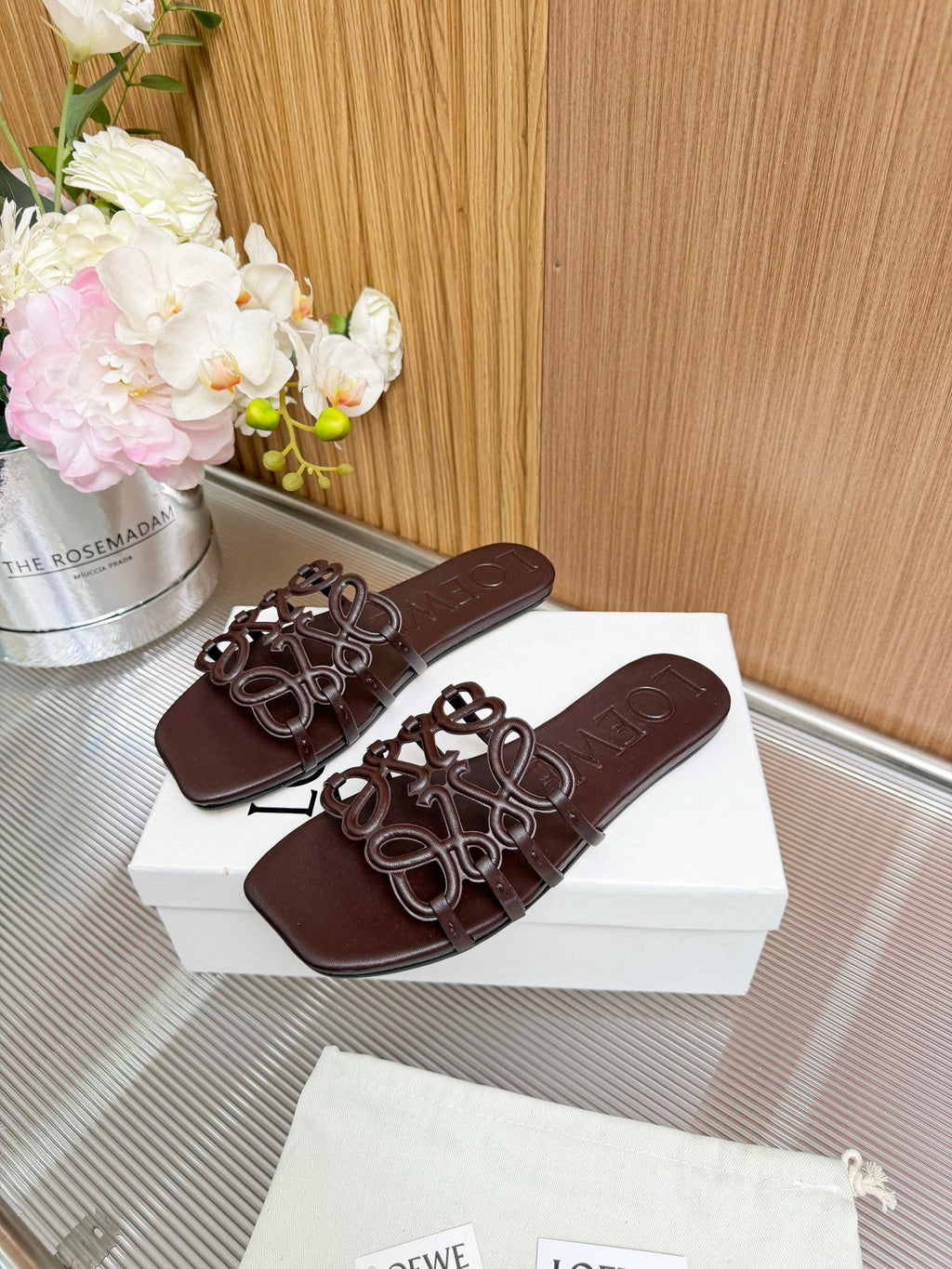 LOEWE 26S PETAL ANAGRAM SLIDE IN DARK BROWN SOFT CALFSKIN