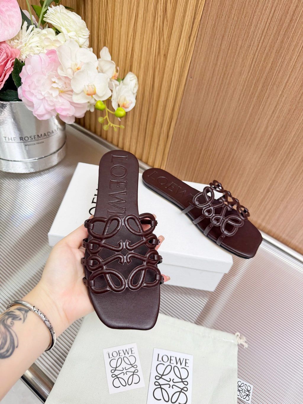 LOEWE 26S PETAL ANAGRAM SLIDE IN DARK BROWN SOFT CALFSKIN