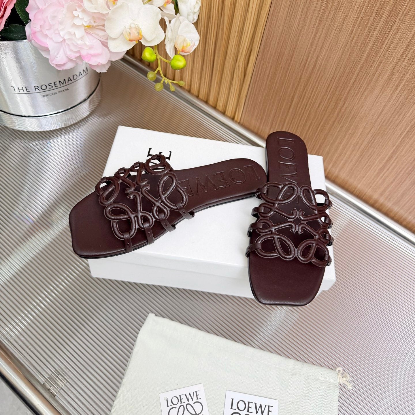 LOEWE 26S PETAL ANAGRAM SLIDE IN DARK BROWN SOFT CALFSKIN