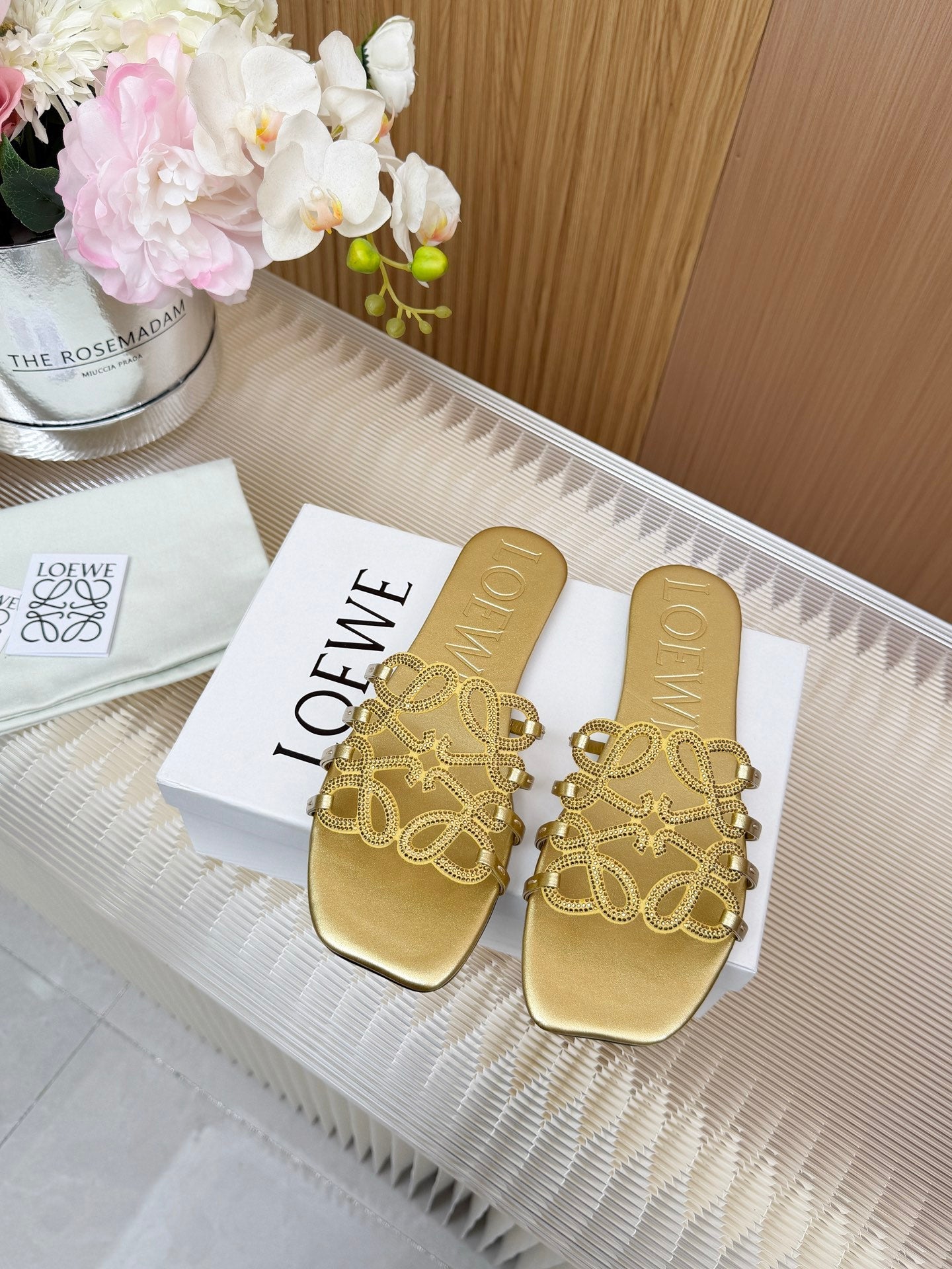 LOEWE 26S FLAT SANDALS IN GOLD CALFSKIN WITH CRYSTALS