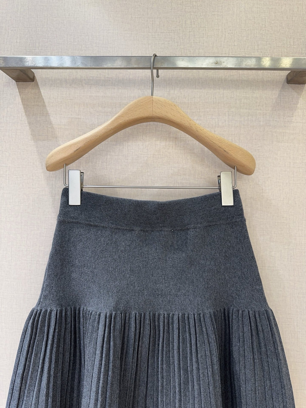 MIUMIU 26S PLEATED KNIT SKIRT 950