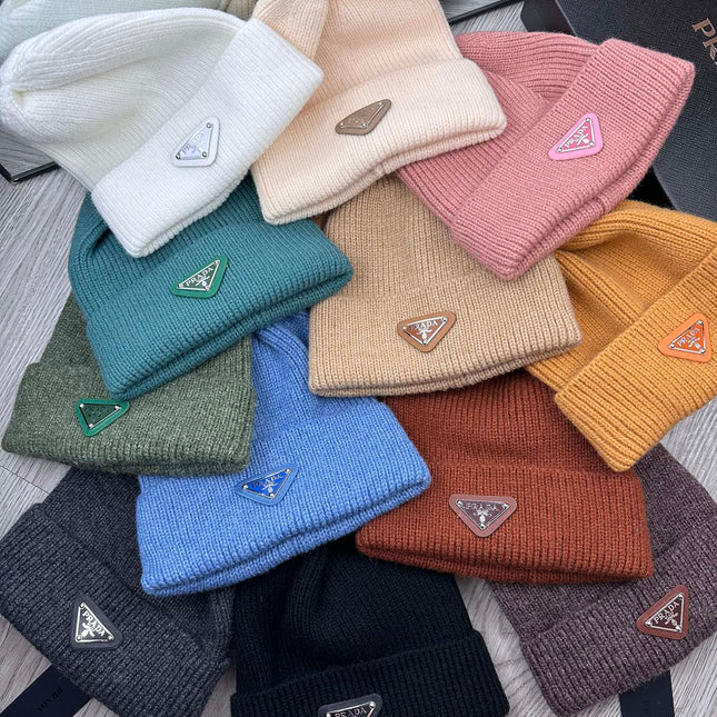 BEANIE HAT IN BLACK WOOL 332393