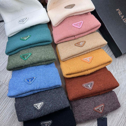 BEANIE HAT IN ROSE PINK WOOL 332401