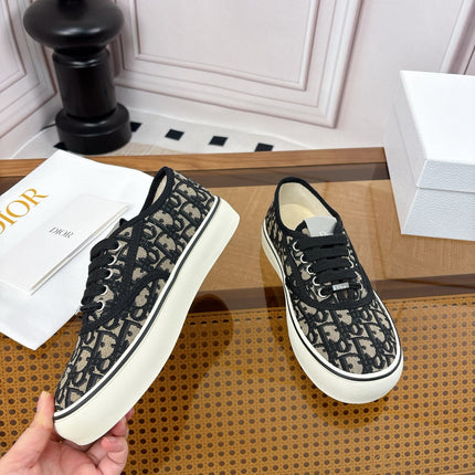 DIOR 26S LOW TOP SNEAKERS 35MM IN BLACK OBLIQUE CANVAS WITH RUBBER SOLE