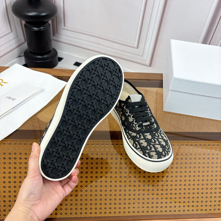 DIOR 26S LOW TOP SNEAKERS 35MM IN BLACK OBLIQUE CANVAS WITH RUBBER SOLE