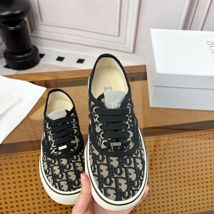 DIOR 26S LOW TOP SNEAKERS 35MM IN BLACK OBLIQUE CANVAS WITH RUBBER SOLE