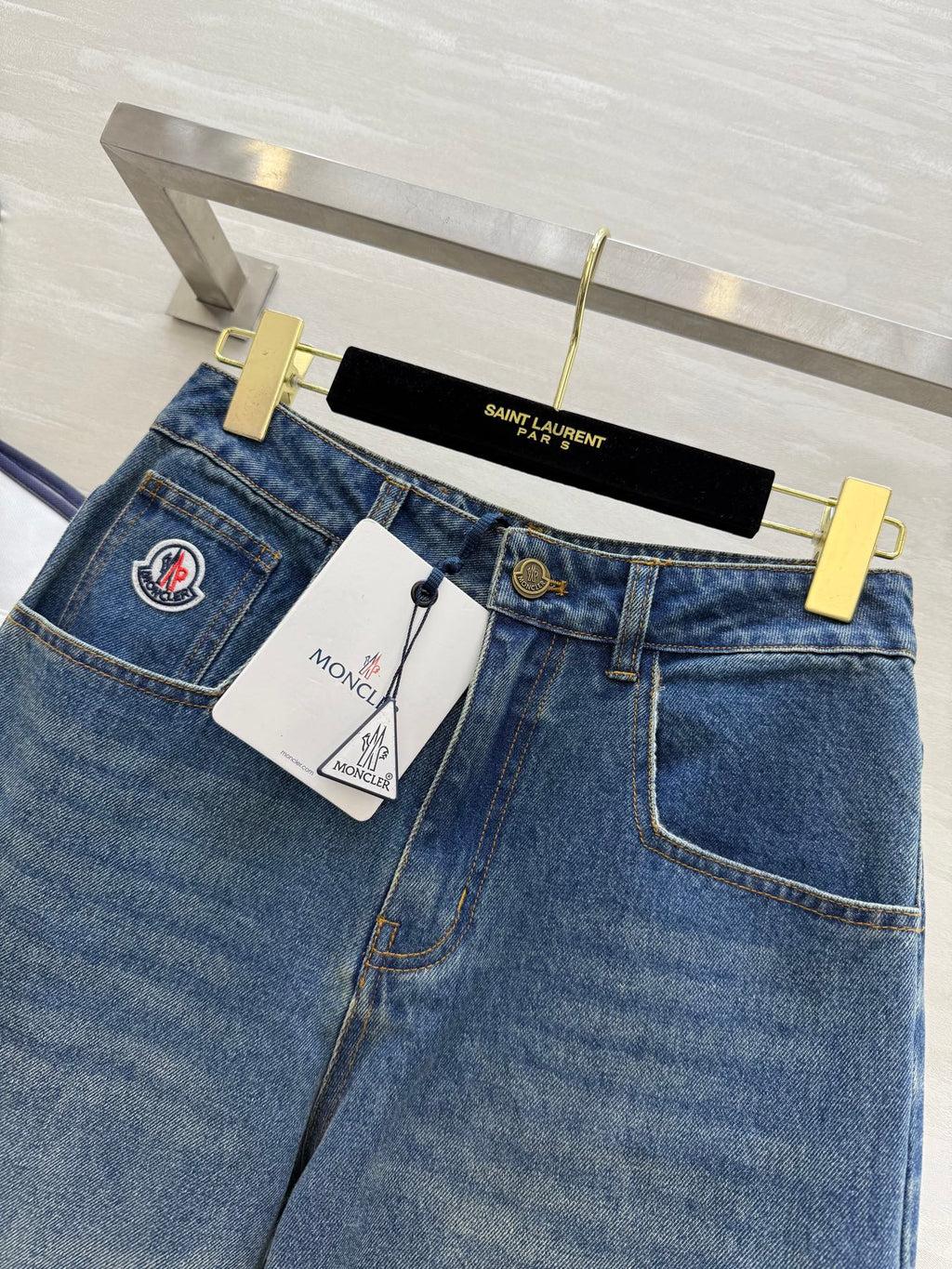 MONCLER 25S STRAIGHT-LEG JEANS 303379