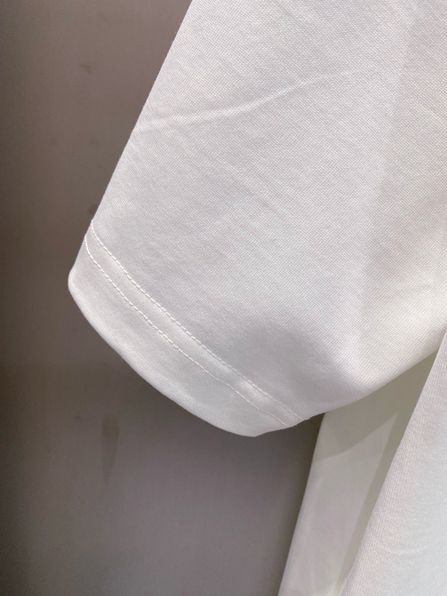 LV T-SHIRT IN WHITE COTTON RED LOGO 238834
