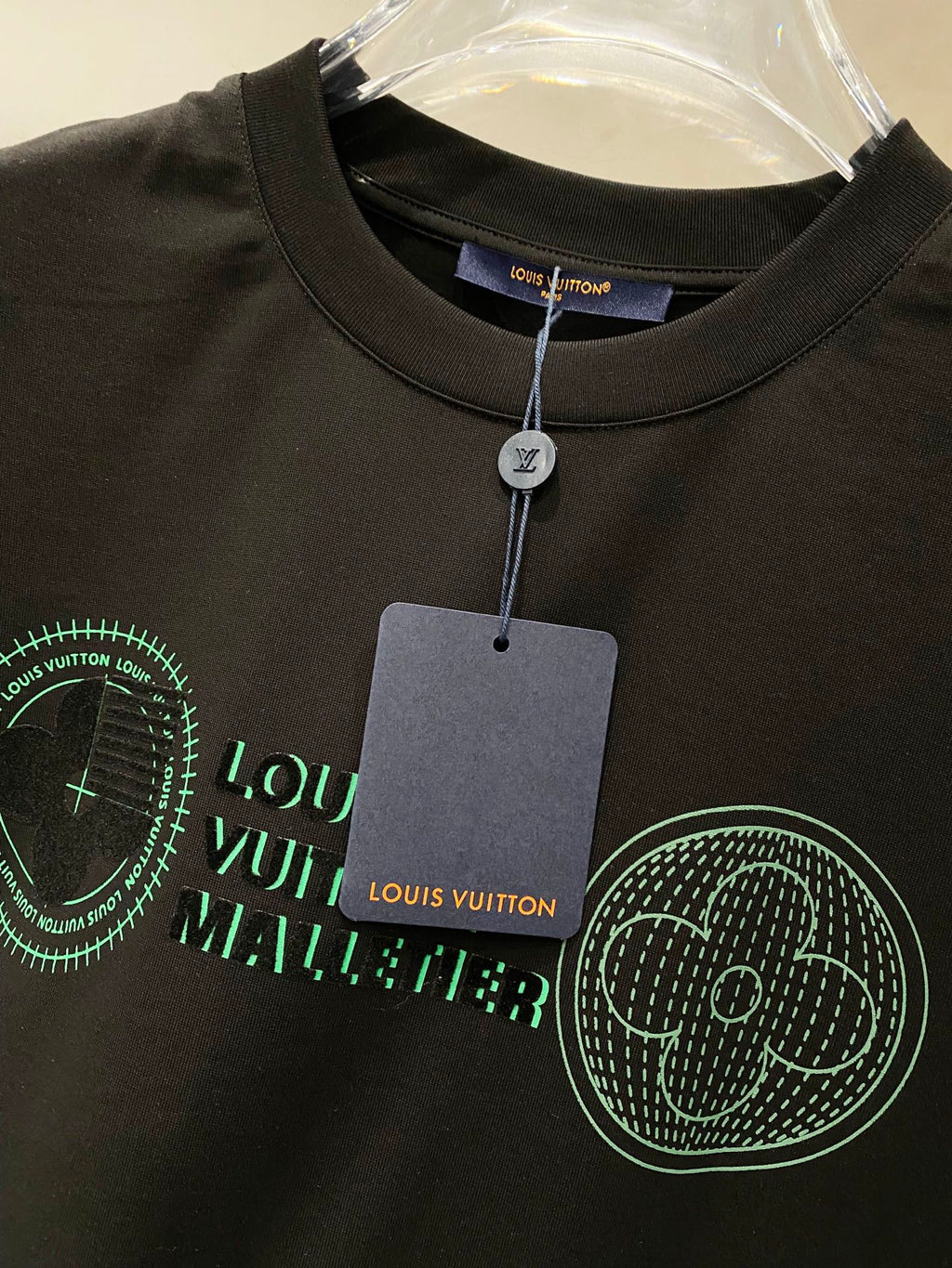 LV BLACK COTTON T-SHIRT GREEN LOGO PRINT 238842