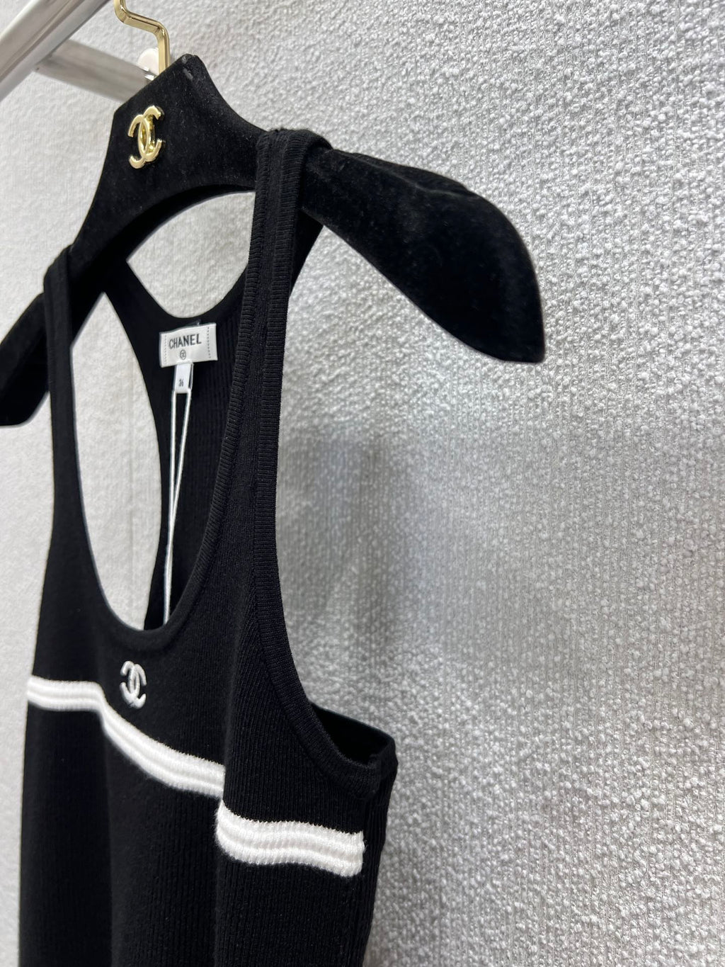 CHANEL SLEEVELESS TOP STYLE 66