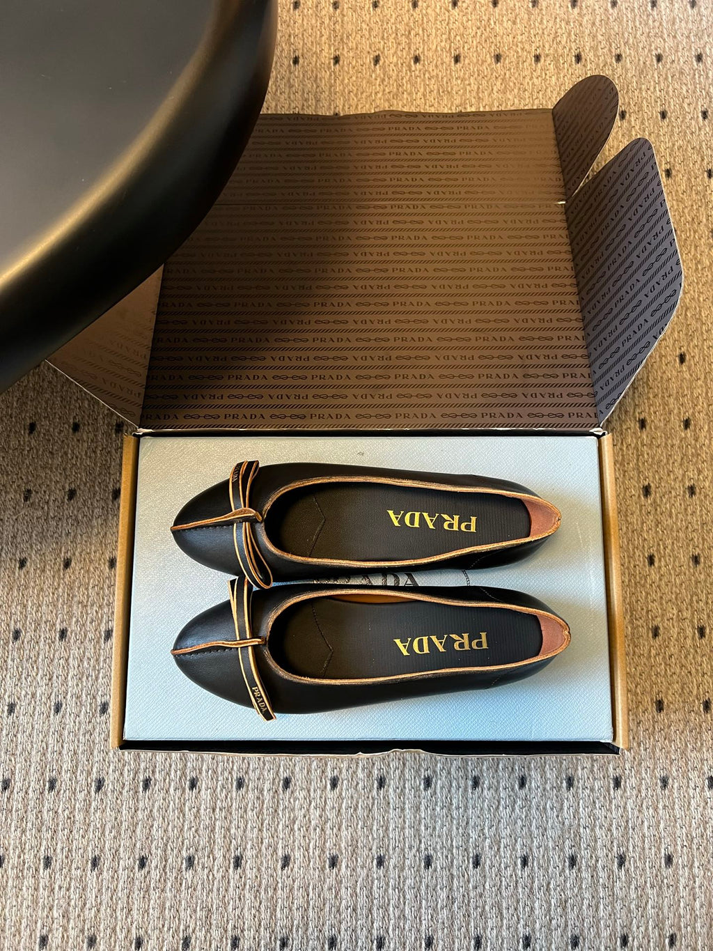 PRADA 26S POINTED TOE BOW FLATS IN BLACK CALFSKIN