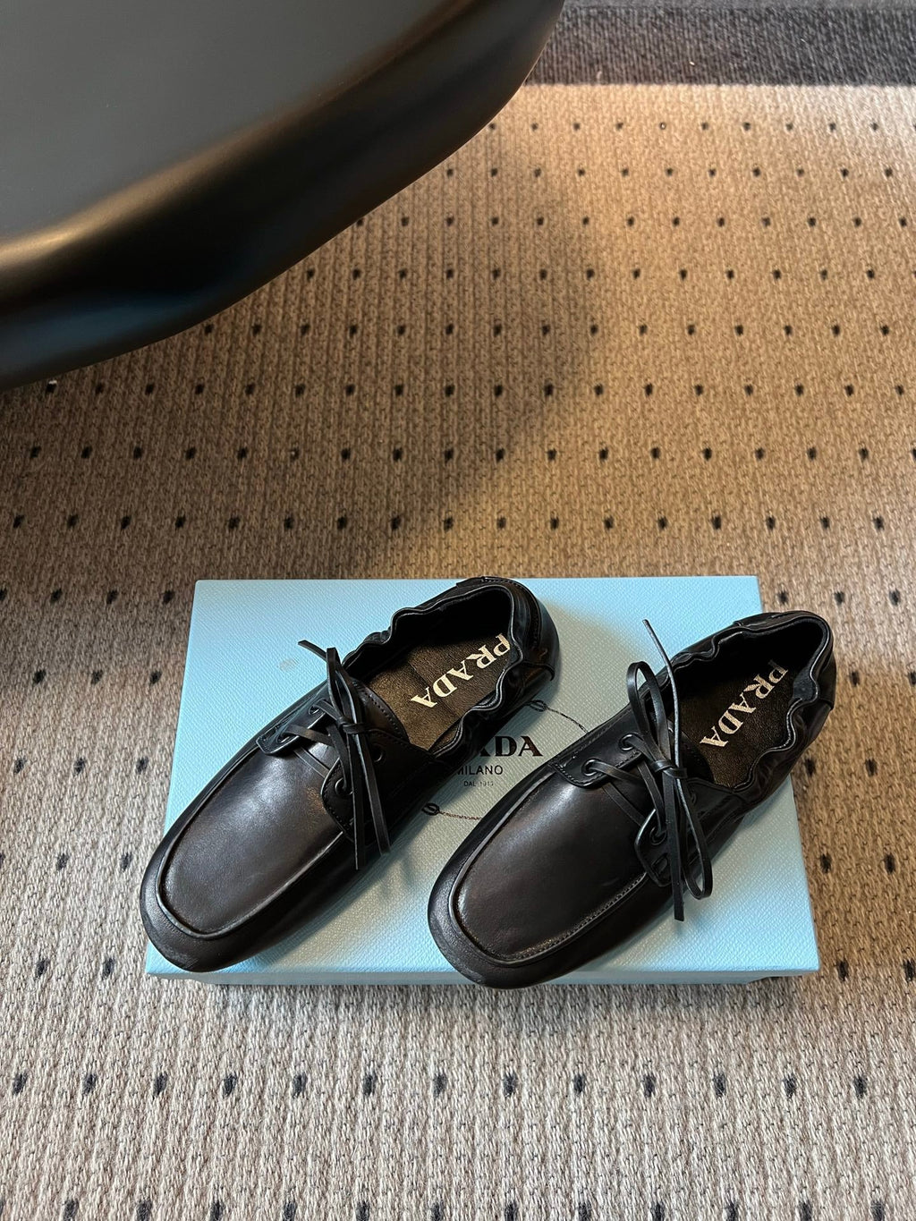 PRADA 26S LACE UP SQUARE TOE LOAFERS IN BLACK CALFSKIN